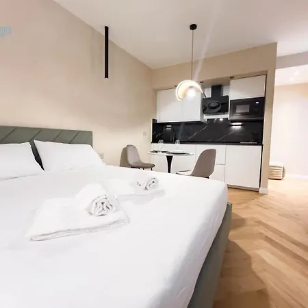 Nordio 3 Tirabora Short Rent *